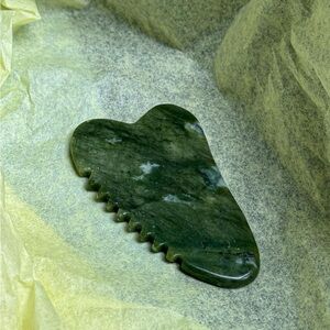 Guasha green natural stone
